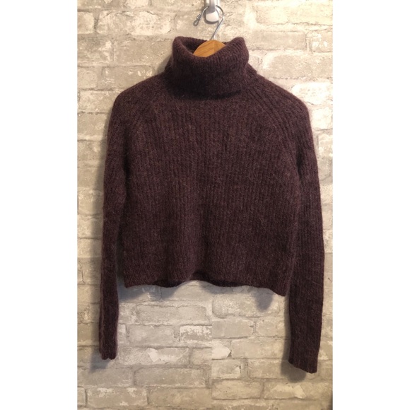 Aritzia Talula Loveland Turtleneck Cropped Sweater - Picture 2 of 7